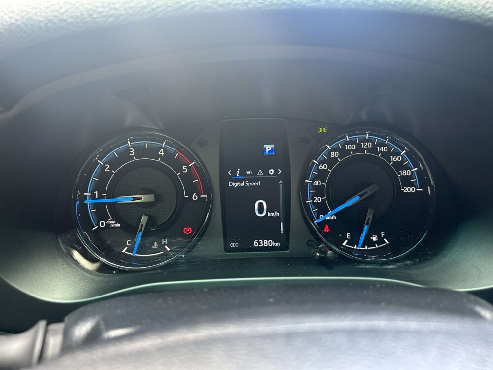 2024 TOYOTA HILUX CONQUEST V 6TKM ONLY AUTOMATIC TRANSMISSION