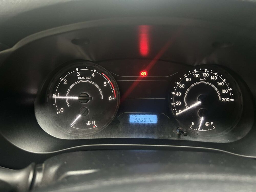 2020 TOYOTA HILUX J DSL MANUAL TRANSMISSION
