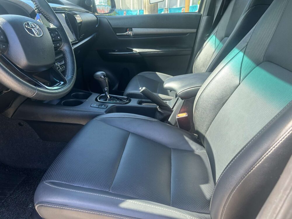 2024 TOYOTA HILUX CONQUEST 10TKM ONLY DSL AUTOMATIC TRANSMISSION