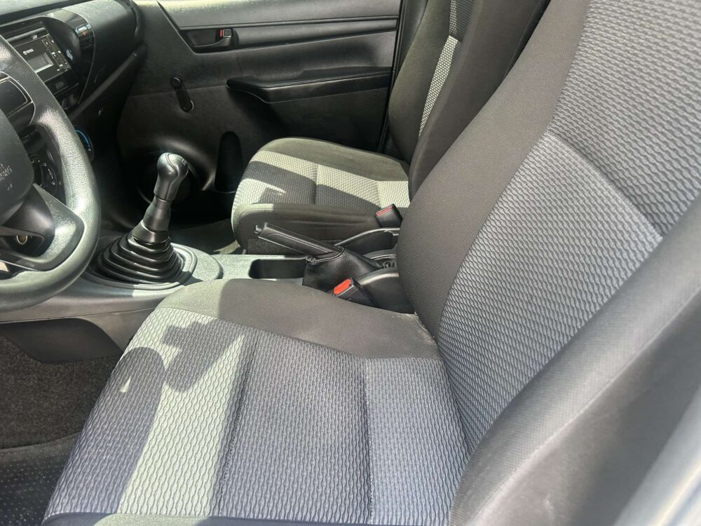 2020 TOYOTA HILUX J MANUAL TRANSMISSION