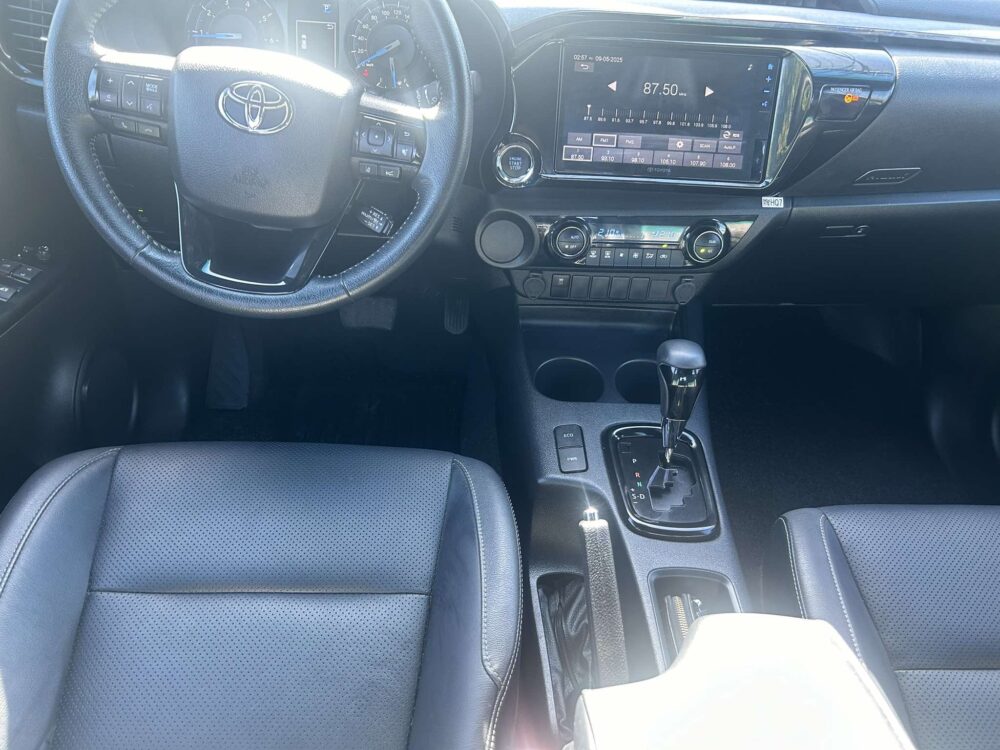 2024 TOYOTA HILUX CONQUEST 10TKM ONLY DSL AUTOMATIC TRANSMISSION