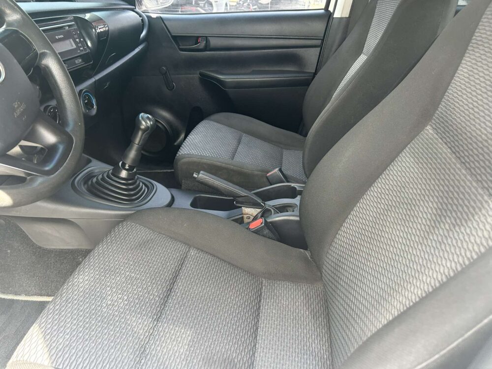 2020 TOYOTA HILUX J DSL MANUAL TRANSMISSION