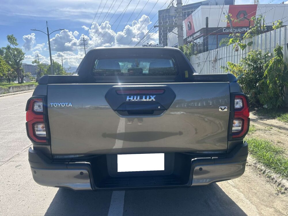 2024 TOYOTA HILUX CONQUEST 10TKM ONLY DSL AUTOMATIC TRANSMISSION