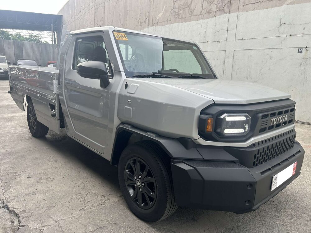 2025 BRAND TOYOTA TAMARAW DROPSIDE 9KM ONLY AUTOMATIC TRANSMISSION