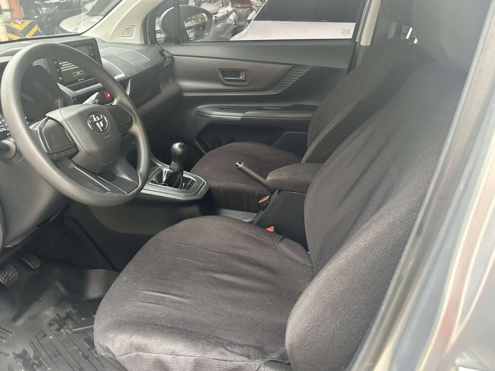 2025 TOYOTA AVANZA J 11TKM ODO MANUAL TRANSMISSION