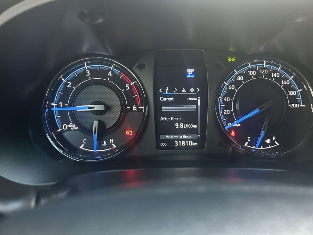 2022 TOYOTA HILUX CONQUEST V 2.4L DIESEL AUTOMATIC TRANSMISSION