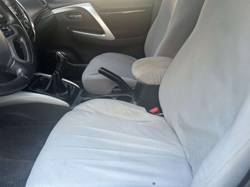 2018 ACQ MITSUBISHI MONTERO GLX MANUAL TRANSMISSION