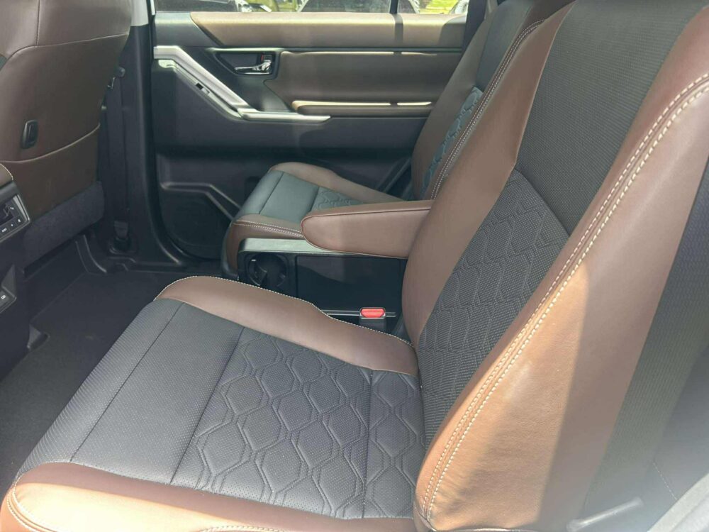 2025 TOYOTA INNOVA ZENIX Q AUTOMATIC TRANSMISSION