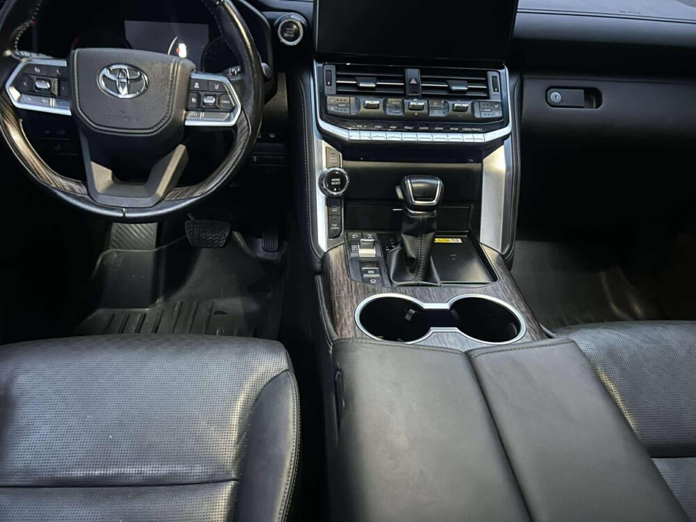 2022 TOYOTA LC 300 ZX 3.3Liter V6 TWIN TURBO AUTOMATIC TRANSMISSION