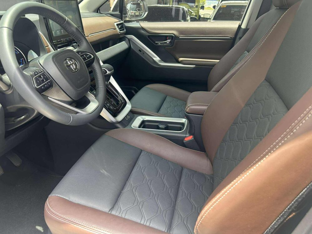 2025 TOYOTA INNOVA ZENIX Q AUTOMATIC TRANSMISSION