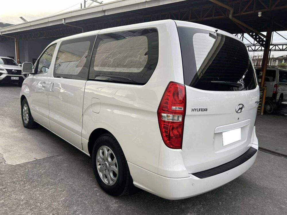2014 HYUNDAI STAREX 2TKM ONLY MANUAL TRANSMISSION