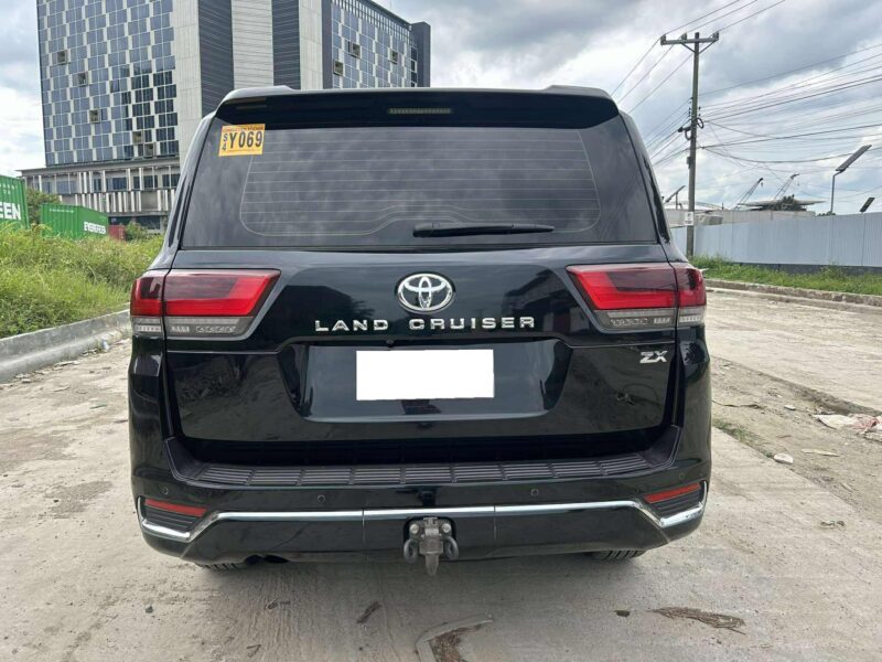 2022 TOYOTA LC 300 ZX 3.3Liter V6 TWIN TURBO AUTOMATIC TRANSMISSION