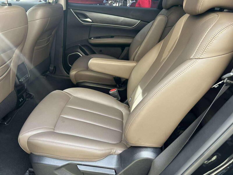 2025 BYD EMAX7 PREMIUM 1700KM ONLY