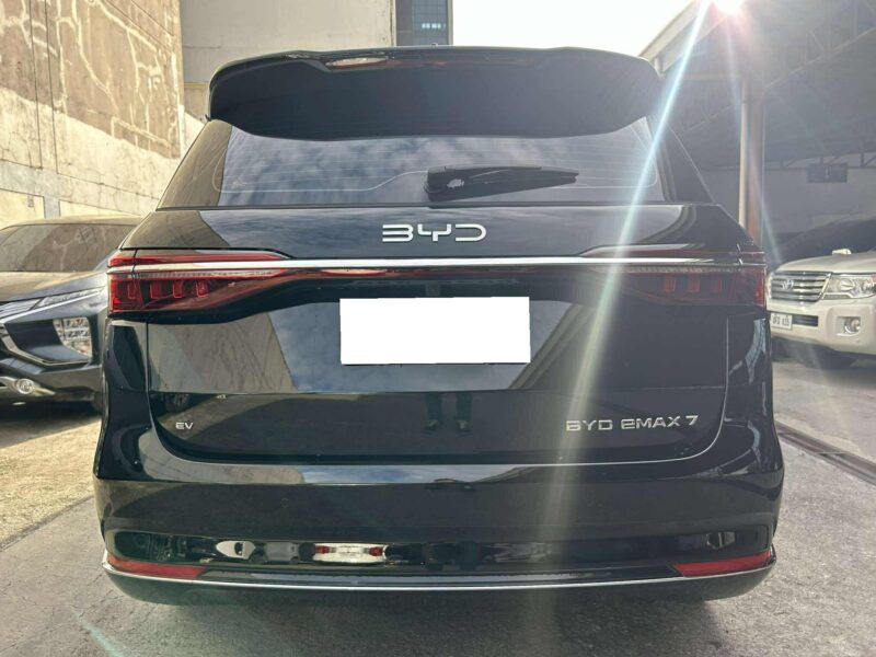 2025 BYD EMAX7 PREMIUM 1700KM ONLY