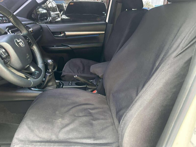 2022 TOYOTA HILUX CONQUEST 2.8L DIESEL 4x4 MANUAL TRANSMISSION