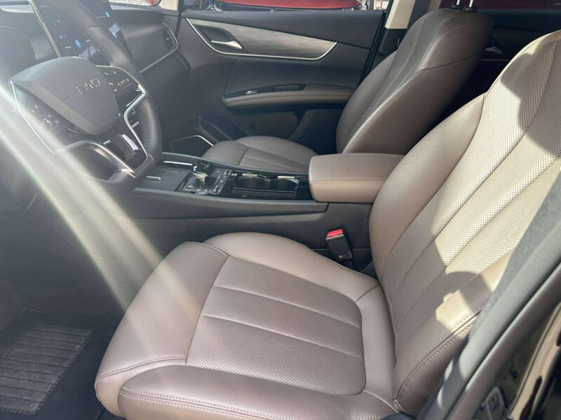 2025 BYD EMAX7 PREMIUM 1700KM ONLY