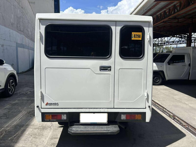 2024 MITSUBISHI L300 Fb 8TKM ONLY!!!! MANUAL TRANSMISSION