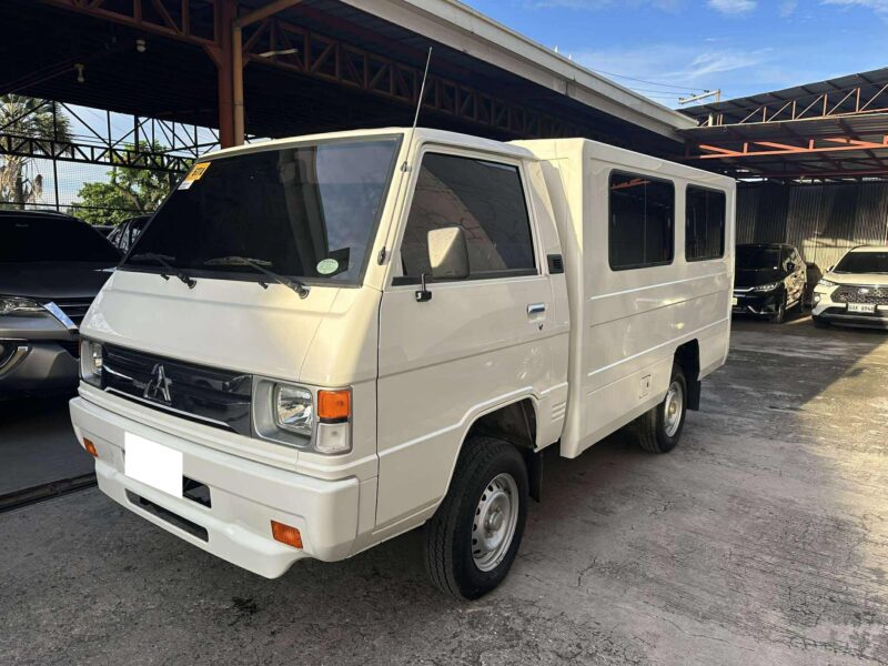 2024 MITSUBISHI L300 FB 5TKM ONLY MANUAL TRANSMISSION