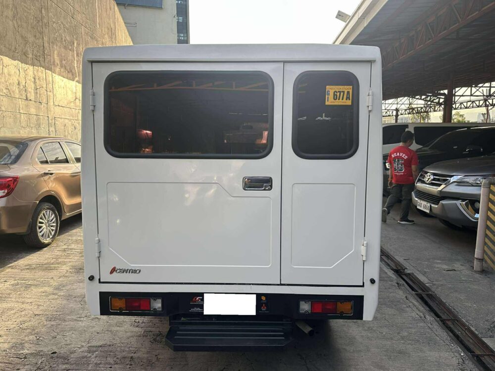 2024 MITSUBISHI L300 FB 5TKM ONLY MANUAL TRANSMISSION