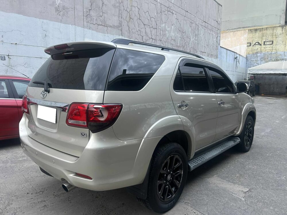 2014 TOYOTA FORTUNER 2.5L DIESEL V AUTOMATIC TRANSMISSION