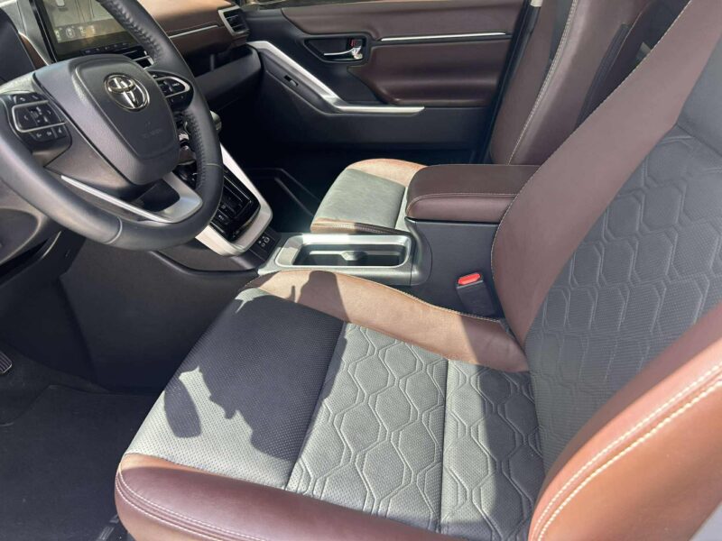 2024 TOYOTA INNOVA ZENIX Q 9TKM ONLY HYBRID AUTOMATIC TRANSMISSION