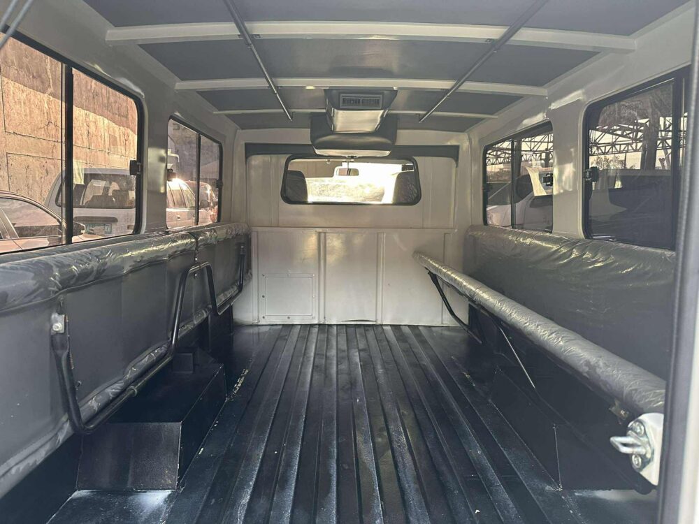 2024 MITSUBISHI L300 FB 5TKM ONLY MANUAL TRANSMISSION