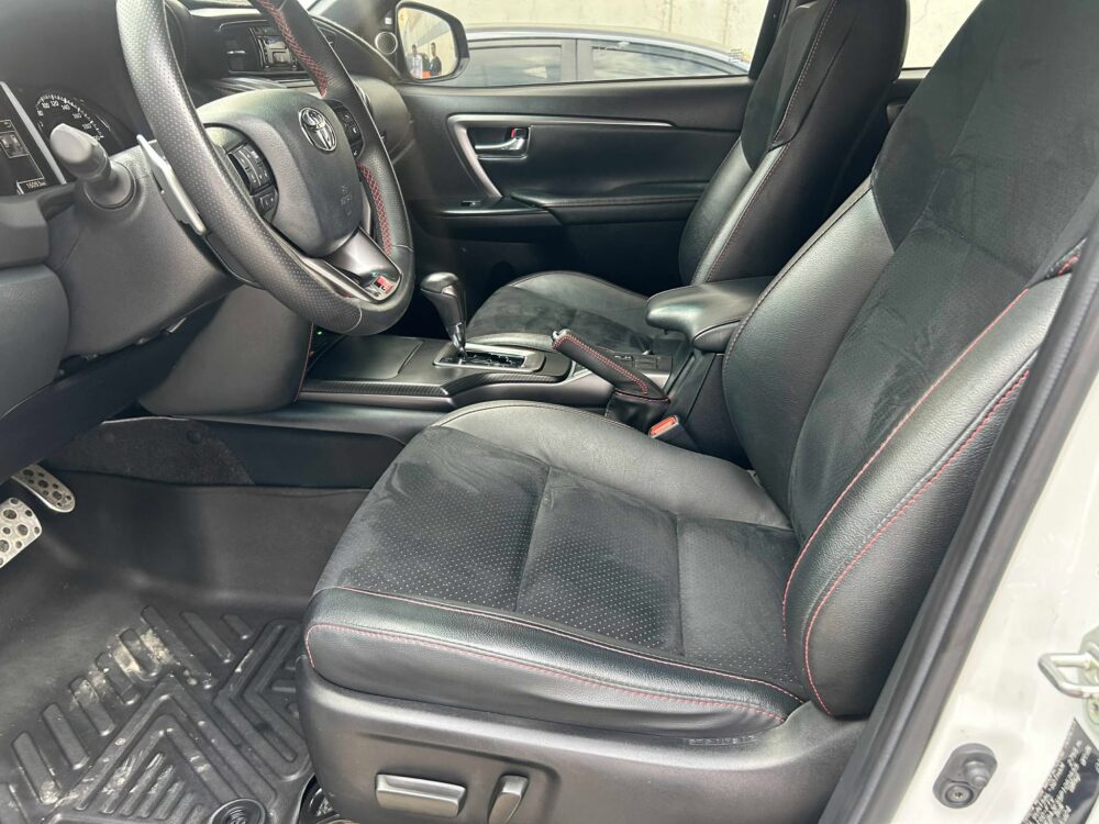 2023 TOYOTA FORTUNER GRS 2.8L 4x4 16TKM ONLY!!!! AUTOMATIC TRANSMISSION