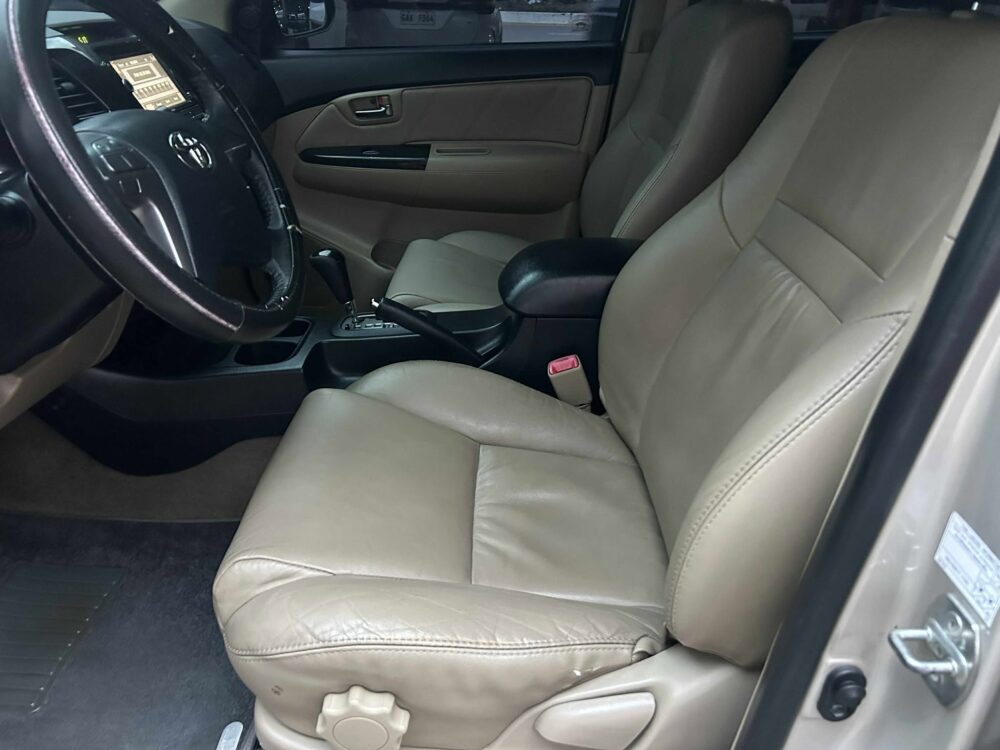 2014 TOYOTA FORTUNER 2.5L DIESEL V AUTOMATIC TRANSMISSION