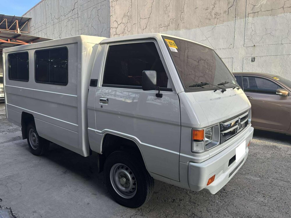 2024 MITSUBISHI L300 FB 5TKM ONLY MANUAL TRANSMISSION