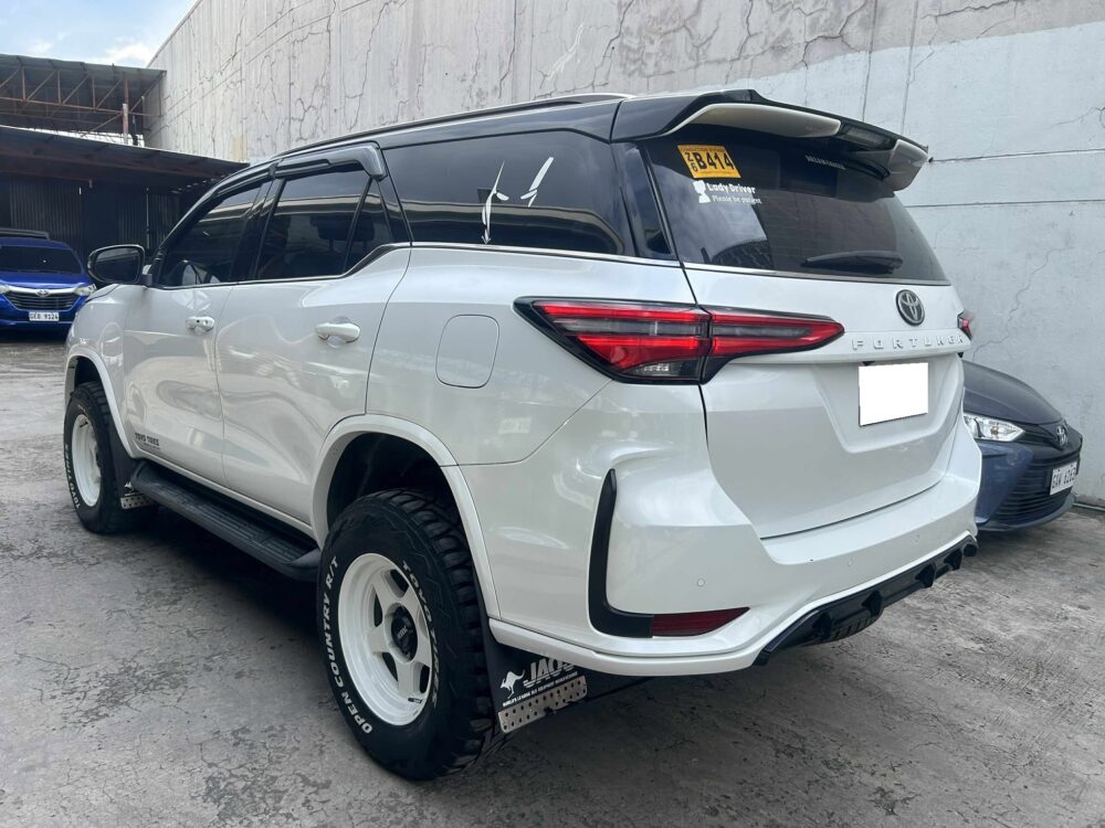 2023 TOYOTA FORTUNER GRS 2.8L 4x4 16TKM ONLY!!!! AUTOMATIC TRANSMISSION