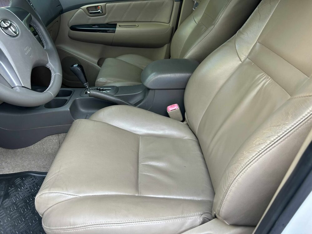 2012 TOYOTA FORTUNER 2.5L G DIESEL 66TKM ONLY AUTOMATIC TRANSMISSION