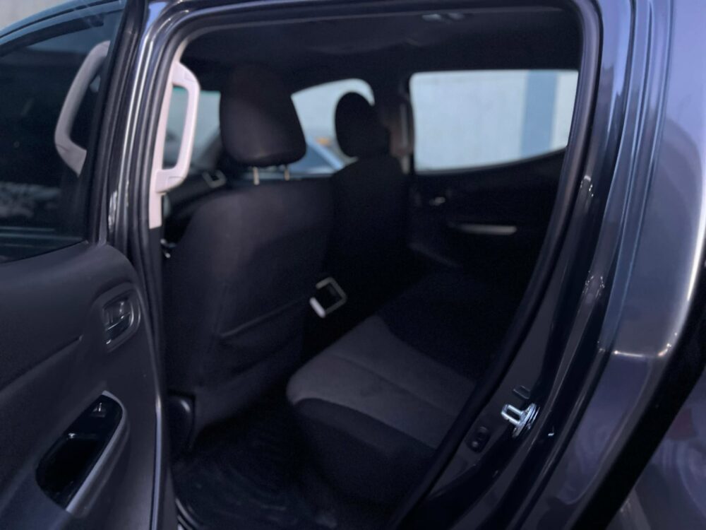 2022 MITSUBISHI STRADA 4X4 14TKM ONLY MANUAL TRANSMISSION