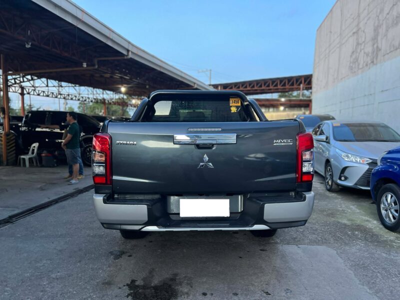 2022 MITSUBISHI STRADA 4X4 14TKM ONLY MANUAL TRANSMISSION