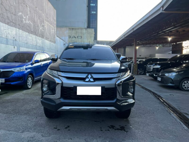 2022 MITSUBISHI STRADA 4X4 14TKM ONLY MANUAL TRANSMISSION