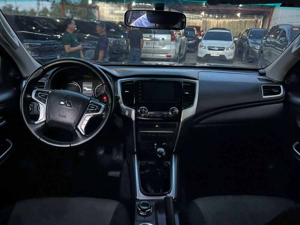 2022 MITSUBISHI STRADA 4X4 14TKM ONLY MANUAL TRANSMISSION