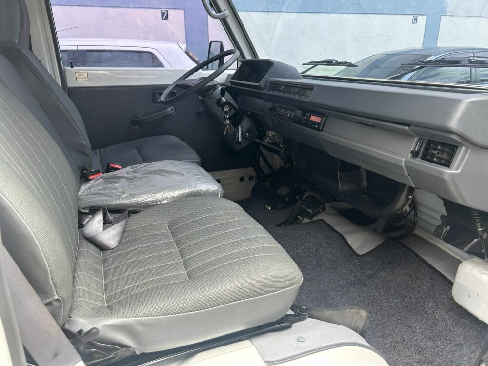 2024 MITSUBISHI L300 FB EXCEED 2.2L CRDi DIESEL ENGINE MANUAL TRANSMISSION