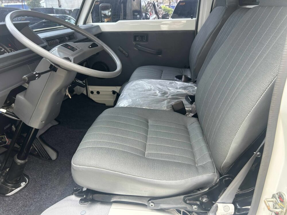 2024 MITSUBISHI L300 FB EXCEED 2.2L CRDi DIESEL ENGINE MANUAL TRANSMISSION