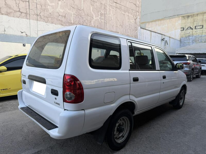 2013 ISUZU CROSSWIND XL 2.5L DIESEL MANUAL TRANSMISSION