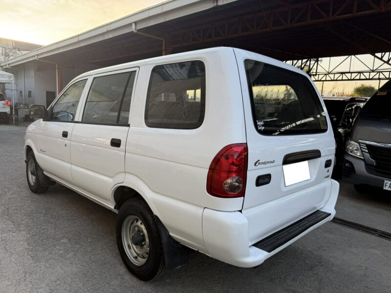 2013 ISUZU CROSSWIND XL 2.5L DIESEL MANUAL TRANSMISSION