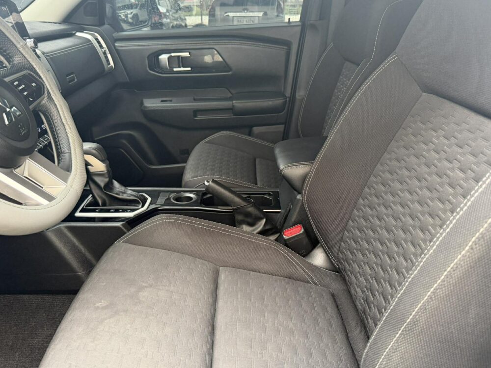 2025 ACQ MITSUBISHI TRITON GLX 10TKM ONLY AUTOMATIC TRANSMISSION