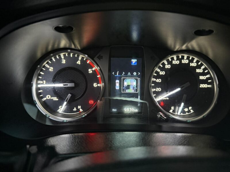 2024 TOYOTA HILUX 2.4L E DIESEL 9TKM ONLY AUTOMATIC TRANSMISSION