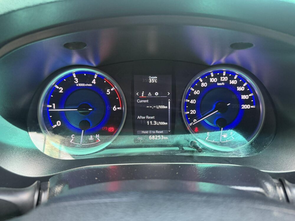 2017 TOYOTA HILUX G 2.4L 4X2 MANUAL TRANSMISSION