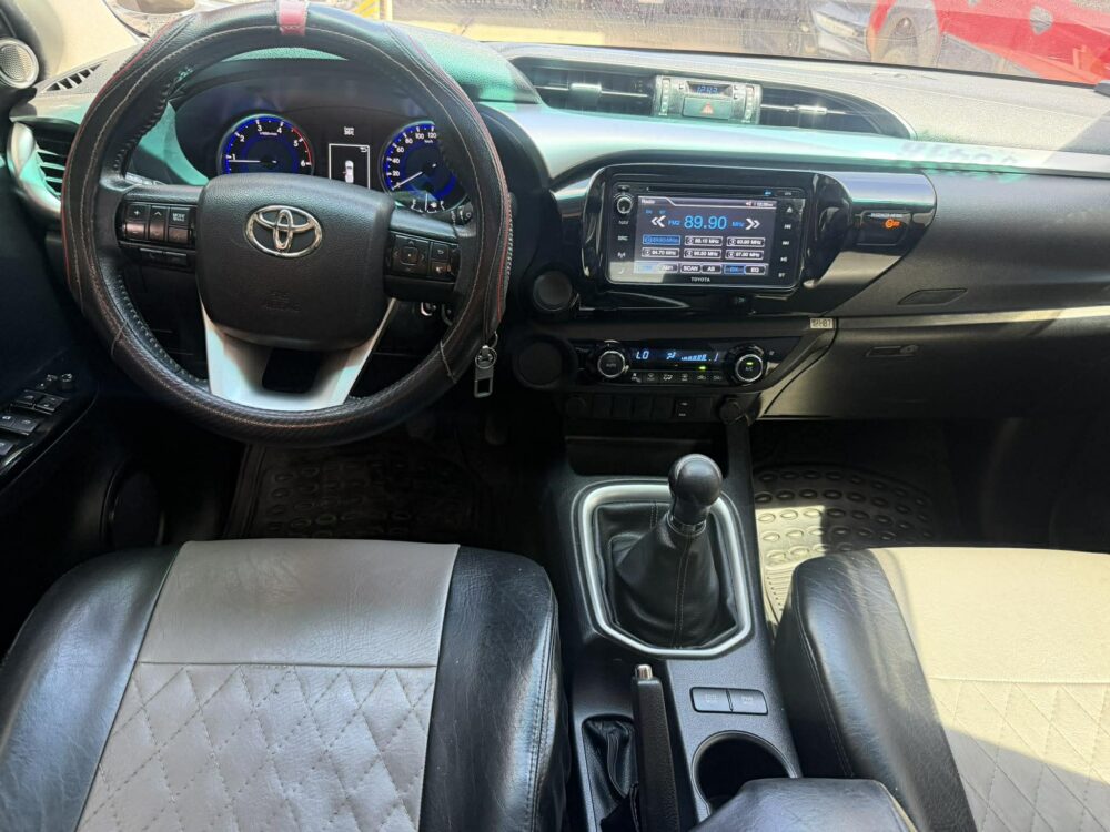 2017 TOYOTA HILUX G 2.4L 4X2 MANUAL TRANSMISSION