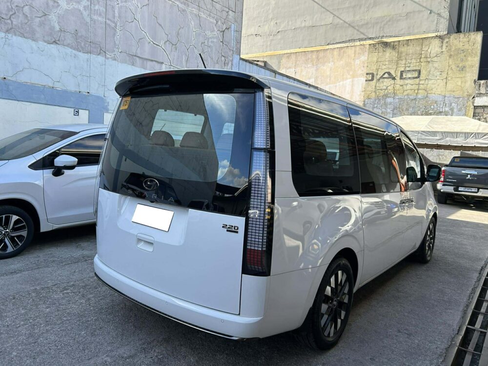 2023 HYUNDAI STARIA 2.2L PREMIUM AWD 19TKMS ONLY AUTOMATIC TRANSMISSION