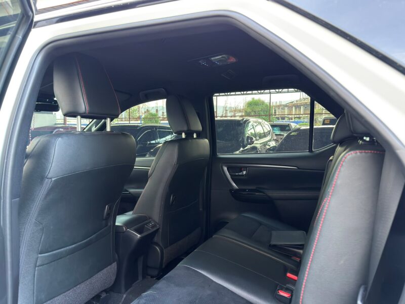 2025 TOYOTA FORTUNER 2.8L GRS 4X4 5TKMS ONLY AUTOMATIC TRANSMISSION