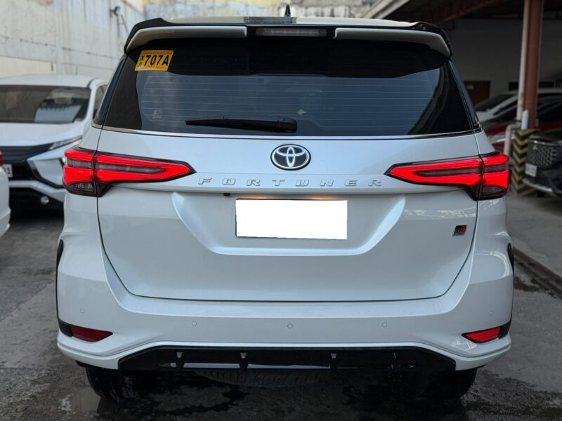 2025 TOYOTA FORTUNER 2.8L GRS 4X4 5TKMS ONLY AUTOMATIC TRANSMISSION