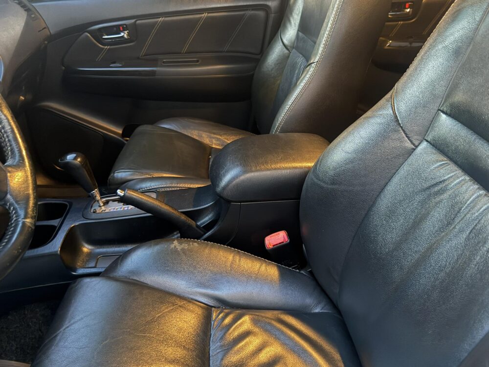 2015 TOYOTA FORTUNER 2.5L V BLACK EDITION AUTOMATIC TRANSMISSION