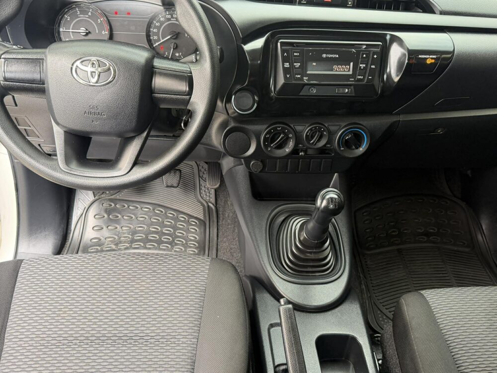 2020 TOYOTA HILUX J 2.4L 4X2 MANUAL TRANSMISSION