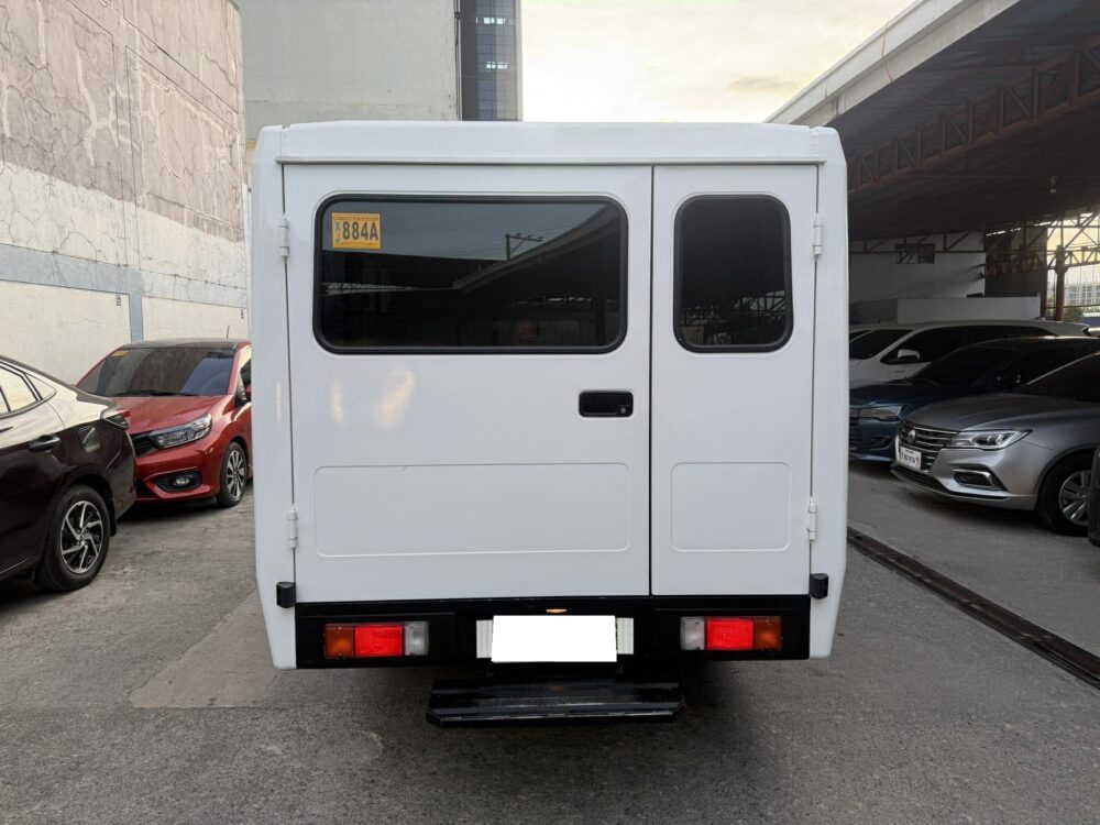 2025 TOYOTA HILUX 2.4 TAMARAW FX AUTOMATIC TRANSMISSION