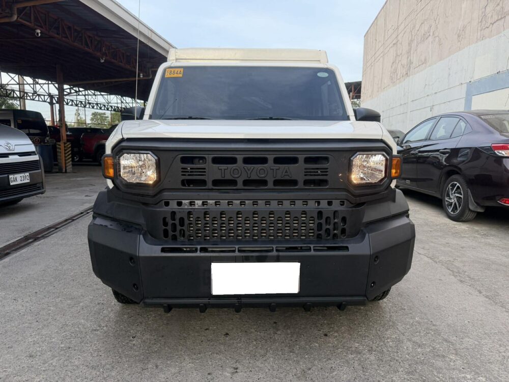 2025 TOYOTA HILUX 2.4 TAMARAW FX AUTOMATIC TRANSMISSION